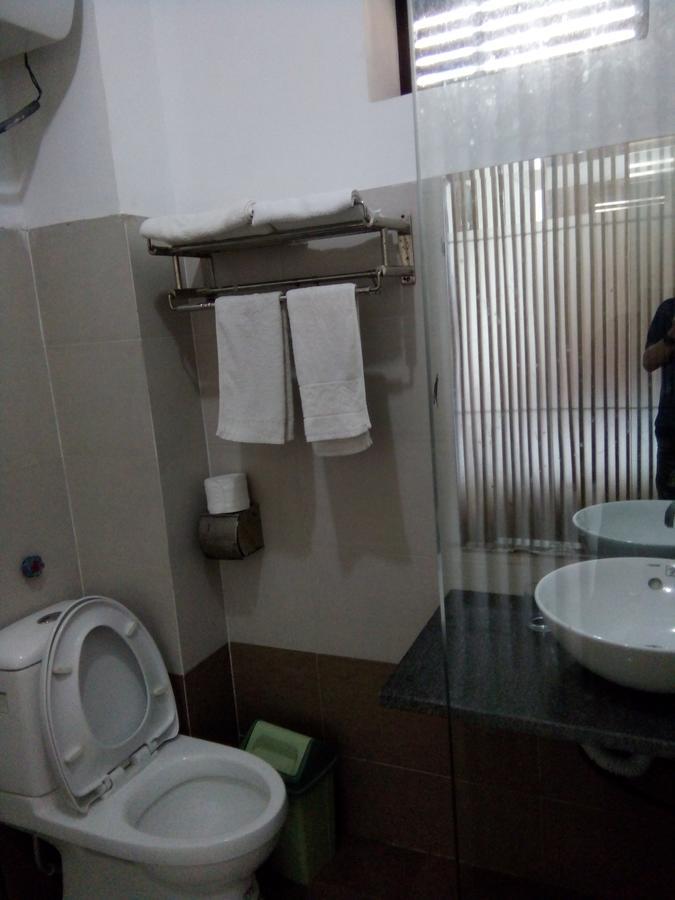 ホテルKhach San Thuong Mai Yen Thinh エクステリア 写真