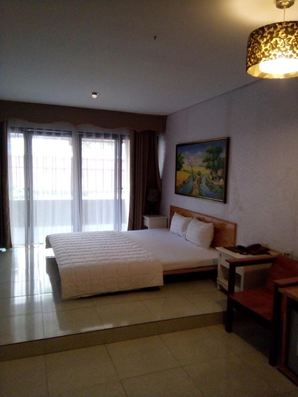 ホテルKhach San Thuong Mai Yen Thinh エクステリア 写真