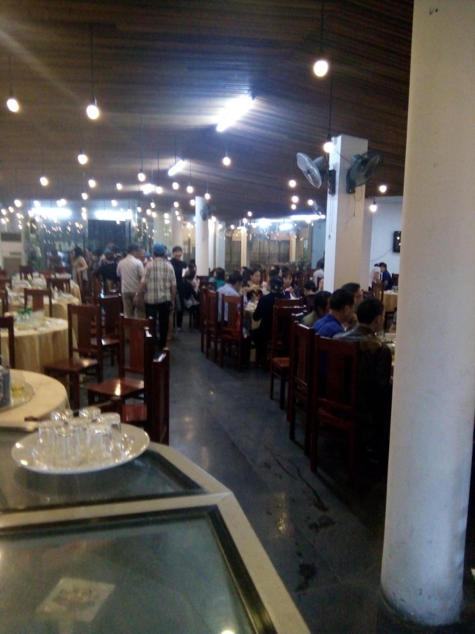 ホテルKhach San Thuong Mai Yen Thinh エクステリア 写真